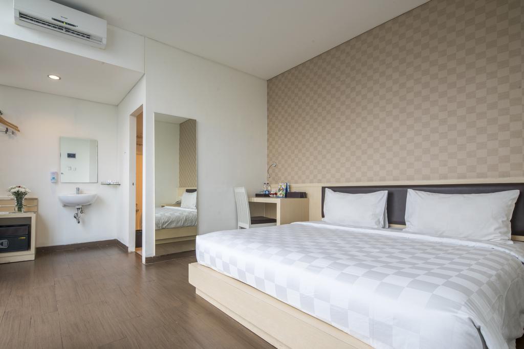 Hotel 88 Grogol Jakarta By Wh Eksteriør bilde