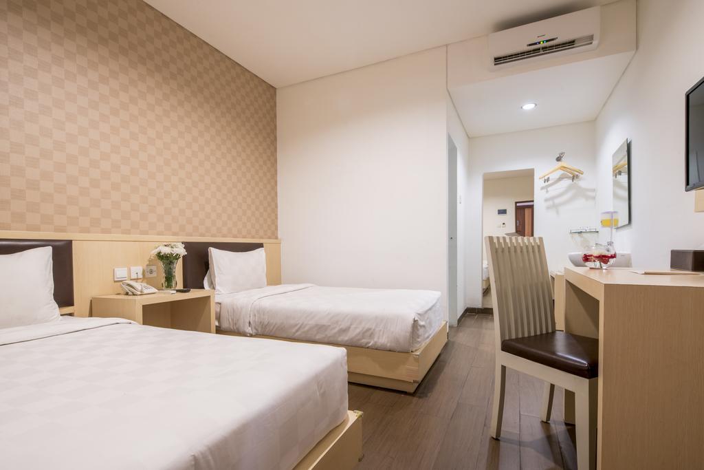 Hotel 88 Grogol Jakarta By Wh Eksteriør bilde