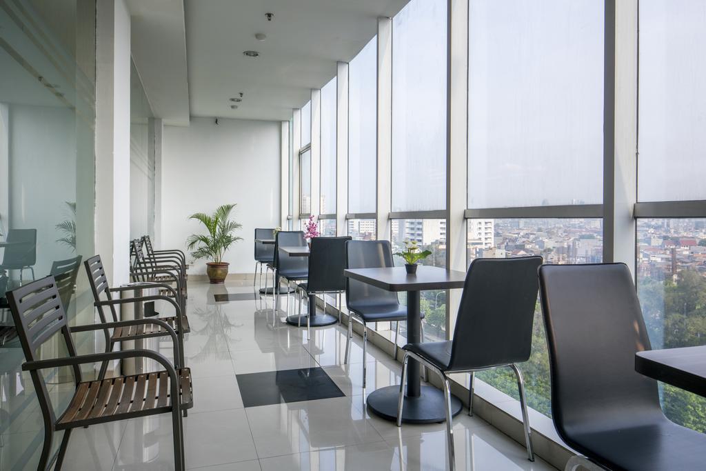 Hotel 88 Grogol Jakarta By Wh Eksteriør bilde