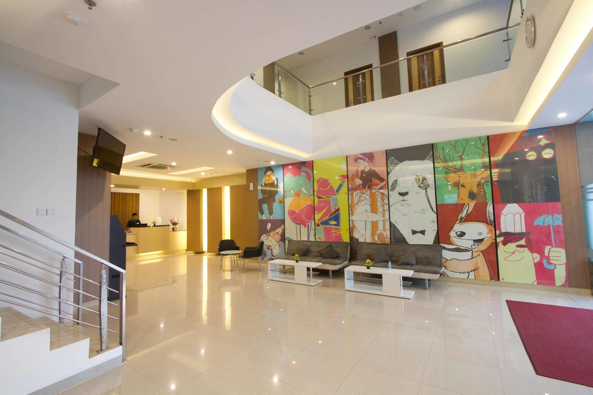 Hotel 88 Grogol Jakarta By Wh Eksteriør bilde