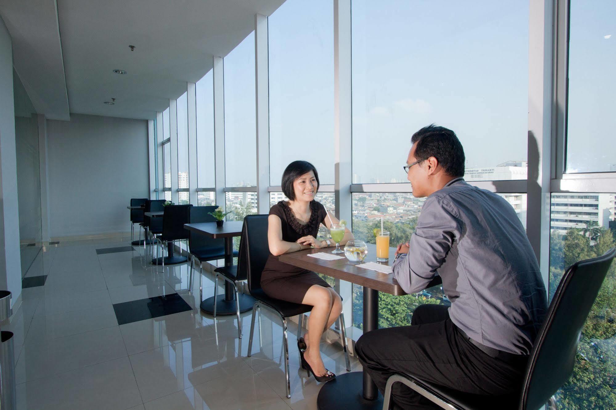 Hotel 88 Grogol Jakarta By Wh Eksteriør bilde