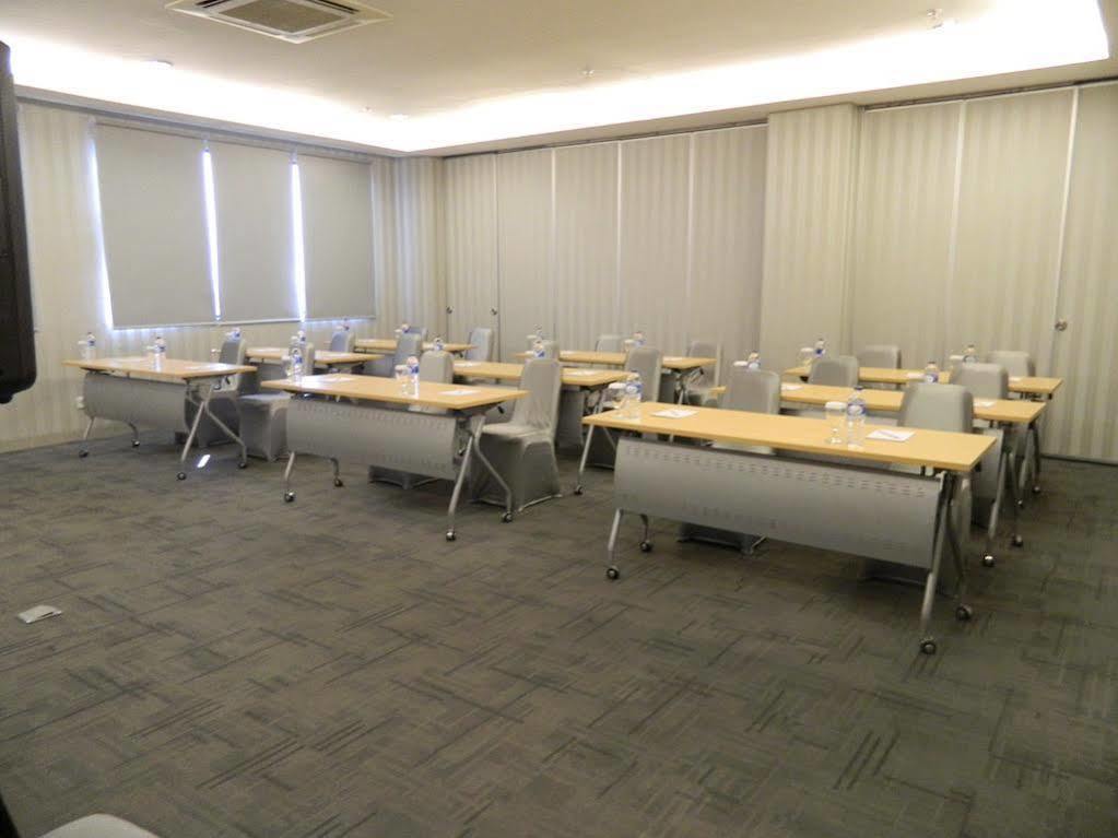 Hotel 88 Grogol Jakarta By Wh Eksteriør bilde